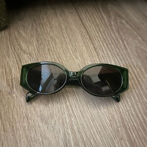 Stylish Green Oval Sunglasses